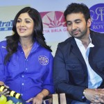 hij3khfsqcwqjm8j.D.0.Shilpa-Shetty-with-husband-Raj-Kundra-at-the-new-T-Shirt-launch-for-their-IPL-team-Rajasthan-Royals-in-Mumbai–1-