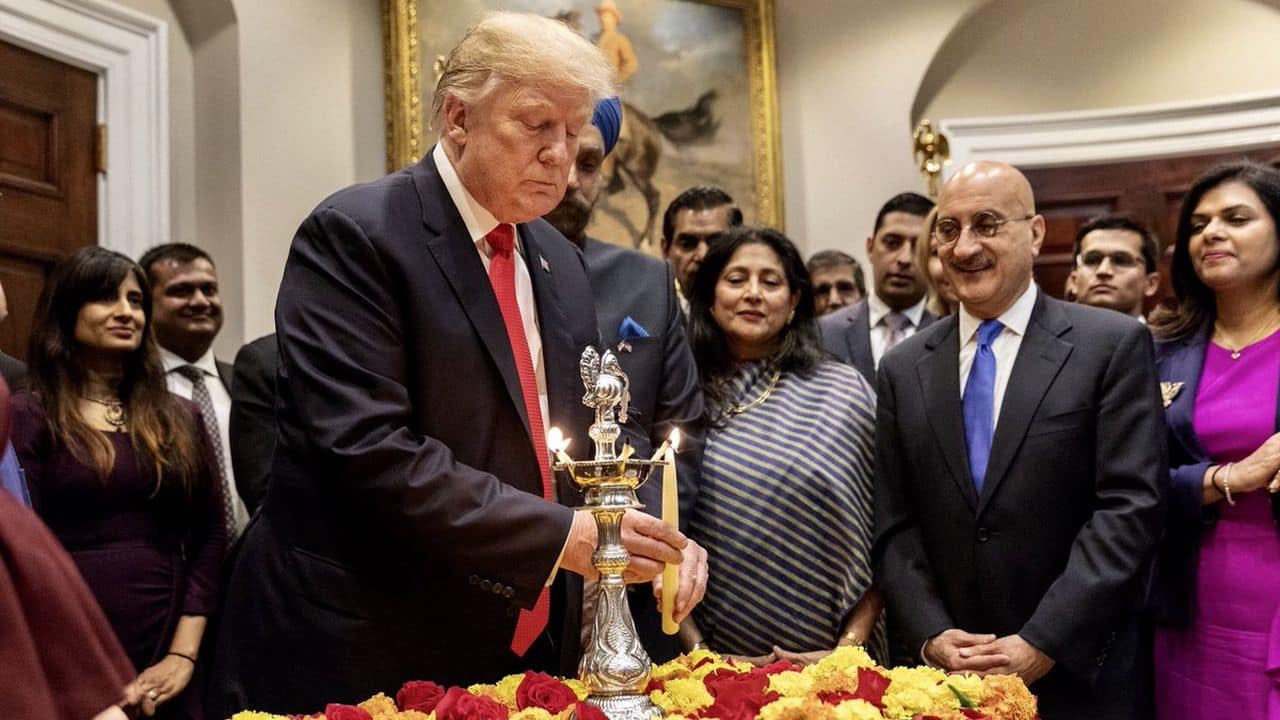 Donald Trump Wishes Diwali A Week Late And Forgets To Mention Hindus In Tweet- Gets Trolled Worldwide On Twitter
