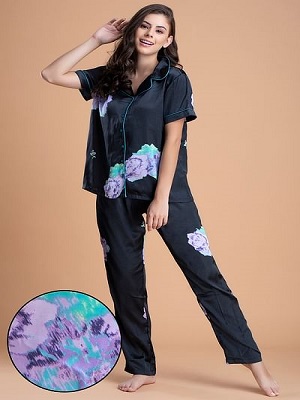 clovia-picture-pretty-florals-button-me-up-shirt-pyjama-set-in-black-satin-945292